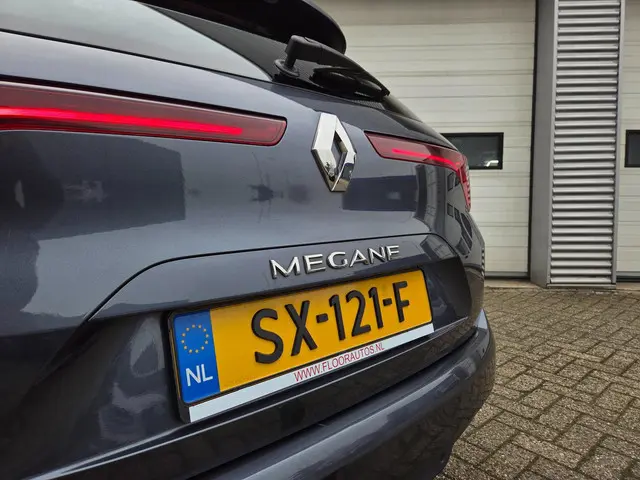 Renault Mégane Estate 1.3 TCe Limited 2018 Benzine 13