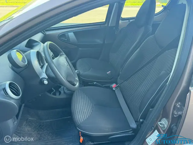 Peugeot 107 1.0 Active 2014 Benzine 12