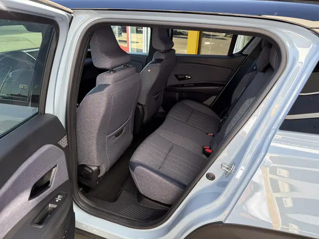 Renault 4 comfort range techno 52 kWh 2025 Elektrisch 8