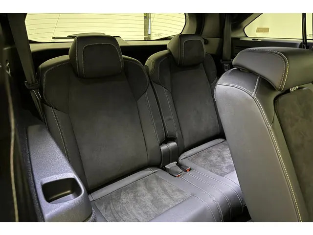 Peugeot e-5008 GT Avantage 73 kWh 2025 Elektrisch 16