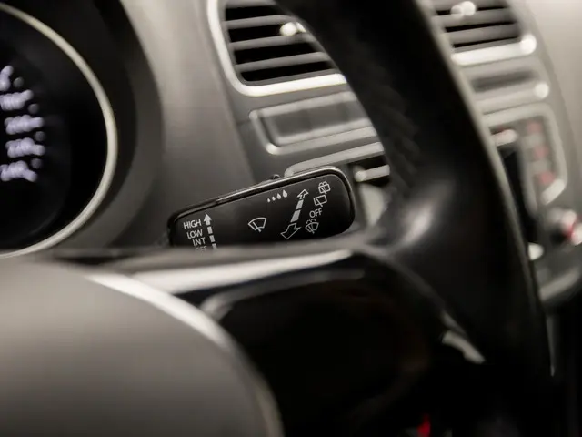 Volkswagen Polo 1.0 Sportline 2015 Benzine 21