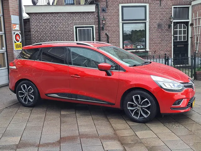 Renault Clio Estate 0.9 TCe Limited/Trekhaak 2018 Benzine 4