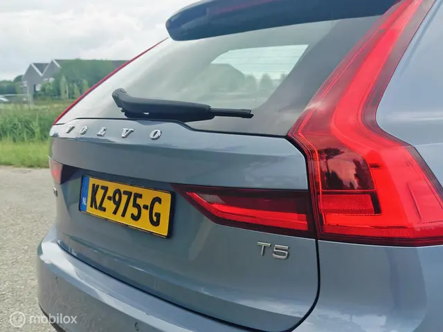 Volvo V90 2.0 T5 prachtige auto 2017 Benzine 12