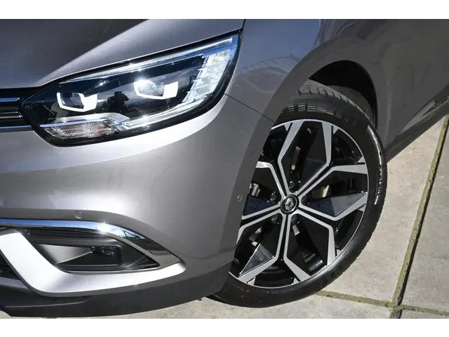 Renault Scénic TCe 140 Intens 2022 Benzine 4