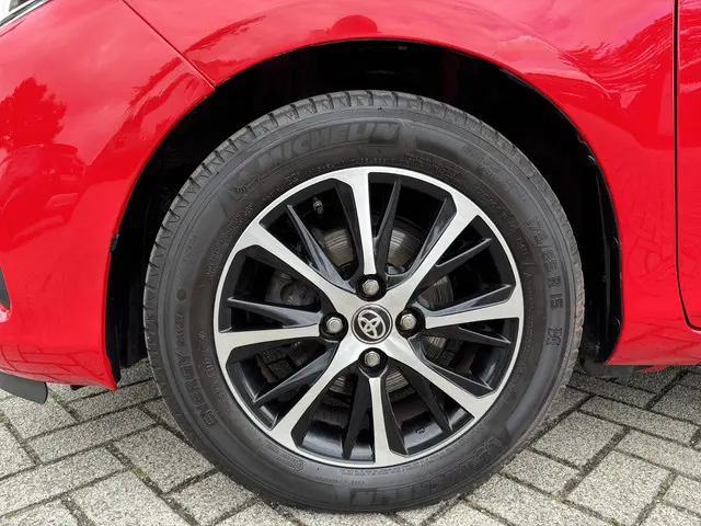 Toyota Yaris 1.0 VVT-i Connect 2020 Benzine 25