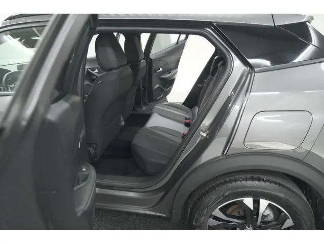 Peugeot 2008 PureTech 130 EAT8 Allure 2023 Benzine 29