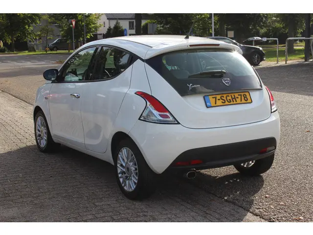 Lancia Ypsilon 0.9 TwinAir Silver Plus, Airco! 2013 Benzine 9