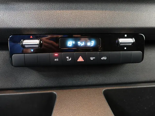 Mercedes-Benz Sprinter L2H2 2022 Diesel 27