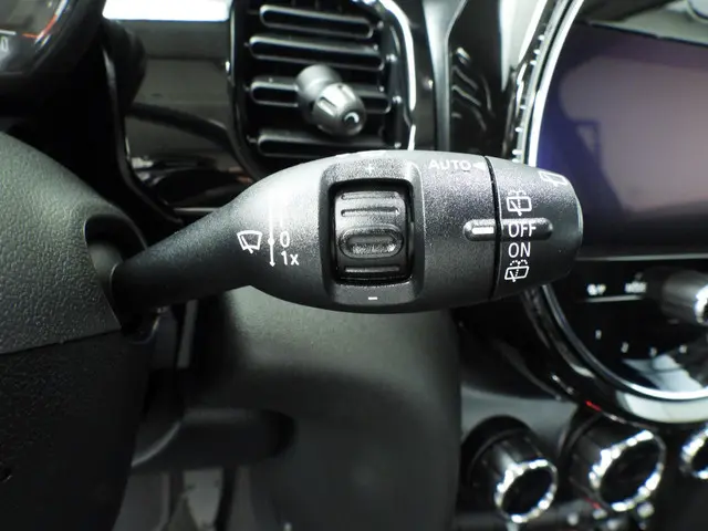 MINI 5-Deurs Cooper 2023 Benzine 23