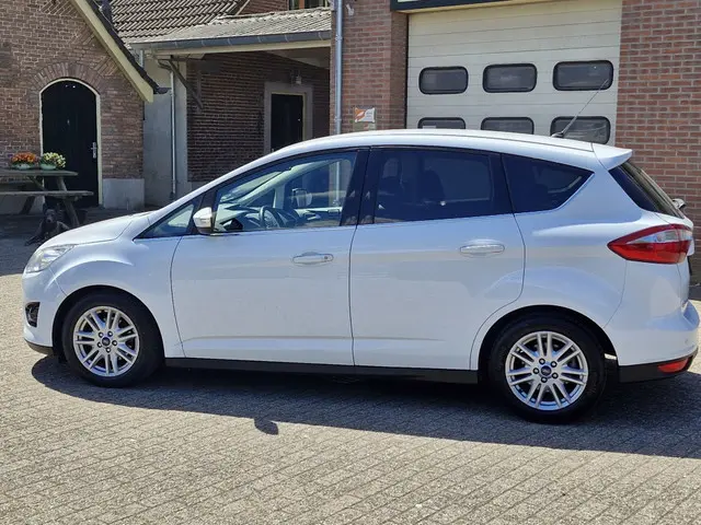 Ford C-MAX 1.0 Titanium 2013 Benzine 10