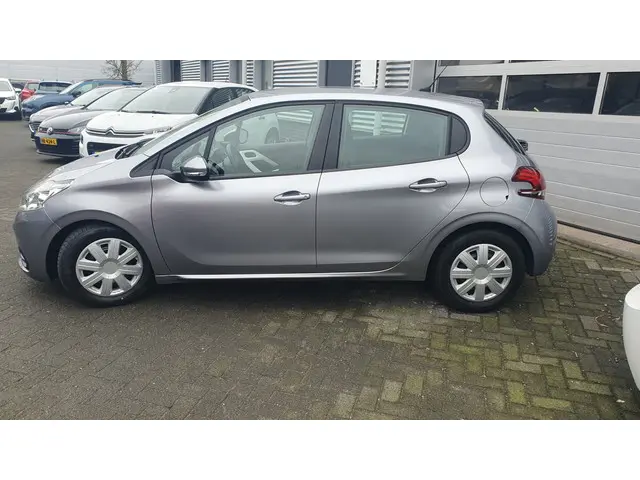 Peugeot 208 1.2 PureTech Like 2019 Benzine 11