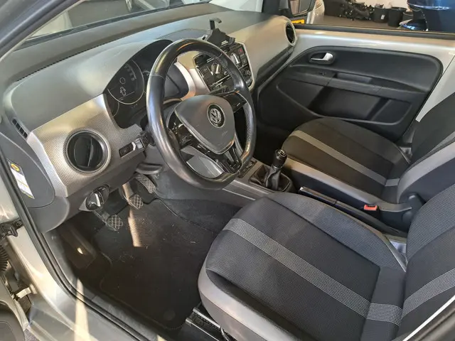 Volkswagen up! 1.0 BMT high up! 2018 Benzine 6