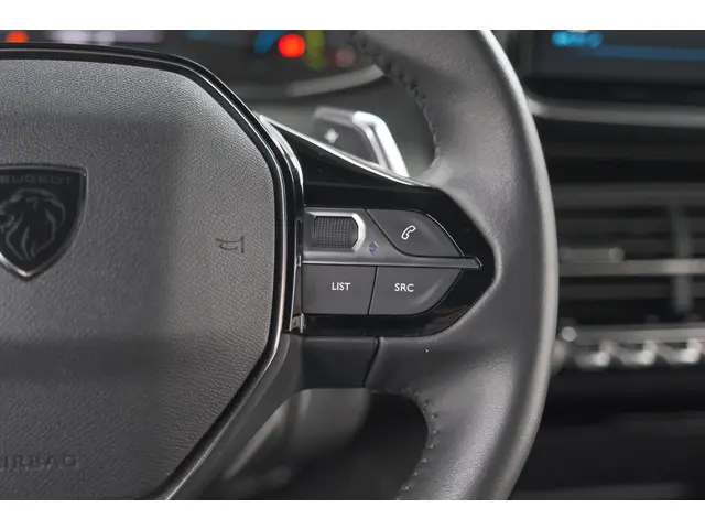 Peugeot 2008 1.2 Hybrid 136 Style 2025 Hybride Benzine 29