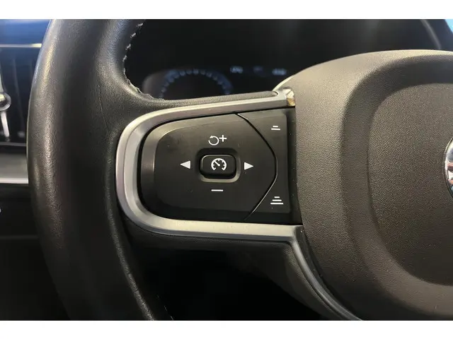 Volvo XC60 T5 Momentum Business 2019 Benzine 18