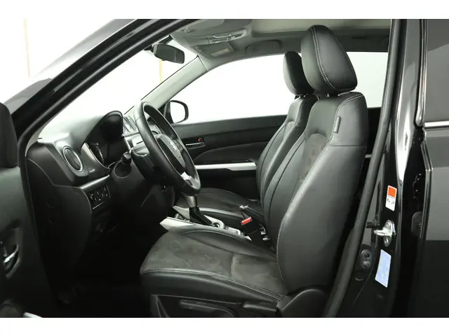 Suzuki Vitara 1.6 High Executive 2015 Benzine 17