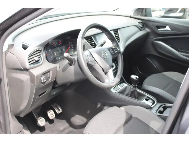 Opel Grandland X 1.2T 130 INNOVATION 2019 Benzine 19