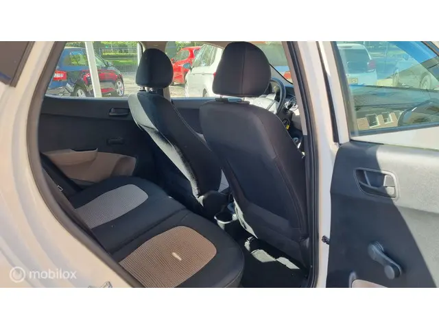 Hyundai i10 1.0i i-Drive 2017 Benzine 6
