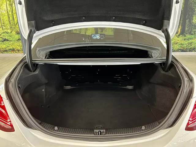 Mercedes-Benz C-Klasse AMG 63 2017 Benzine 28