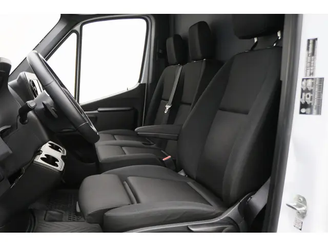 Mercedes-Benz Sprinter 317 CDI AUT. L2H2 2023 Diesel 10