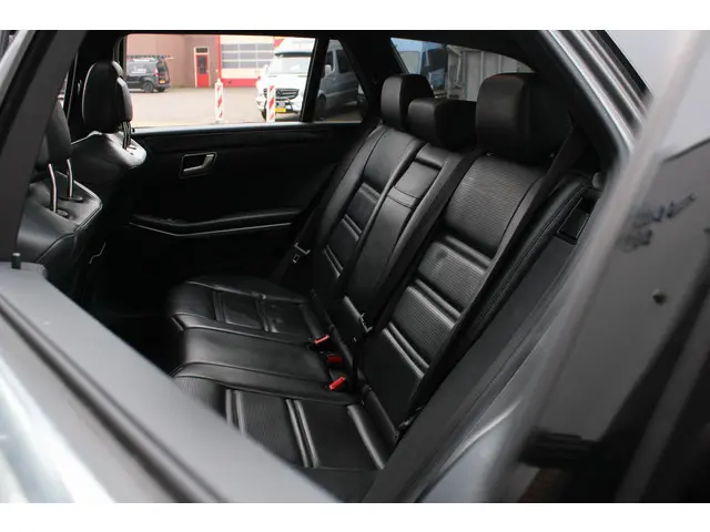 Mercedes-Benz E-Klasse Estate AMG 63 4MATIC 2014 Benzine 27