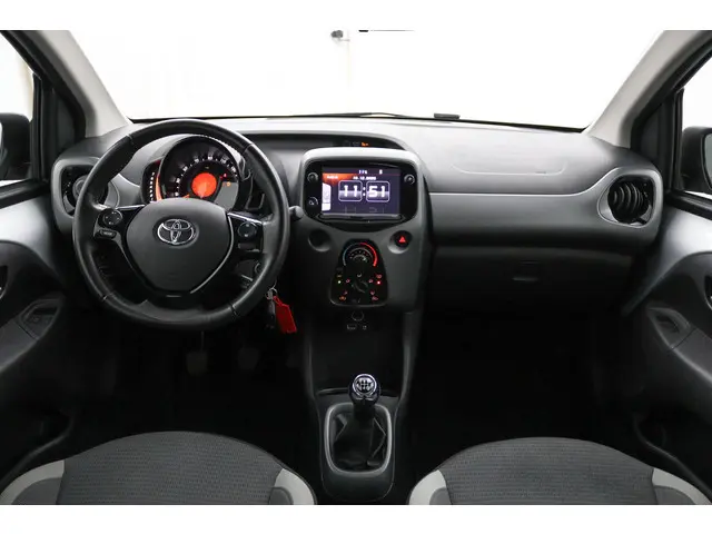 Toyota Aygo 1.0 VVT-i x-play 2022 Benzine 4