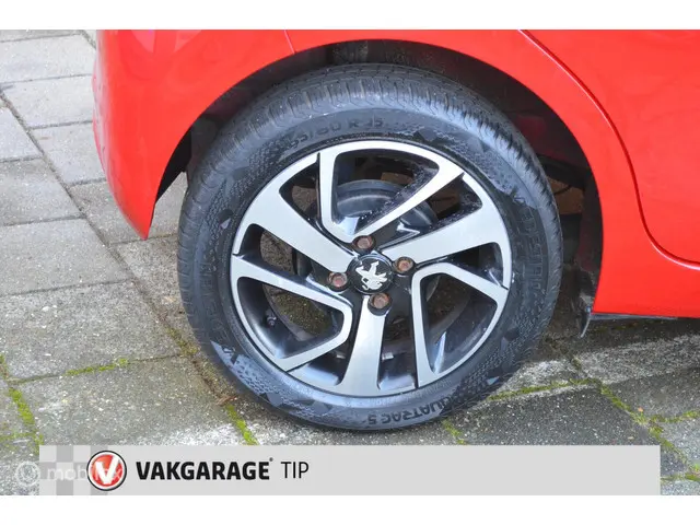 Peugeot 108 1.0 e-VTi Allure 2019 Benzine 4