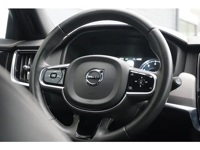 Volvo V90 2.0 B4 R-Design 2021 Benzine 23