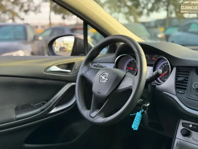 Opel Astra 1.0 Selection * NAP * Airco * 17 Inch 2016 Benzine 25