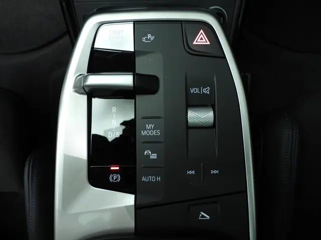 BMW X1 xDrive25e 2025 Hybride Benzine 16