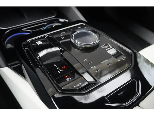 BMW 5 Serie 550e xDrive 2024 Hybride Benzine 22