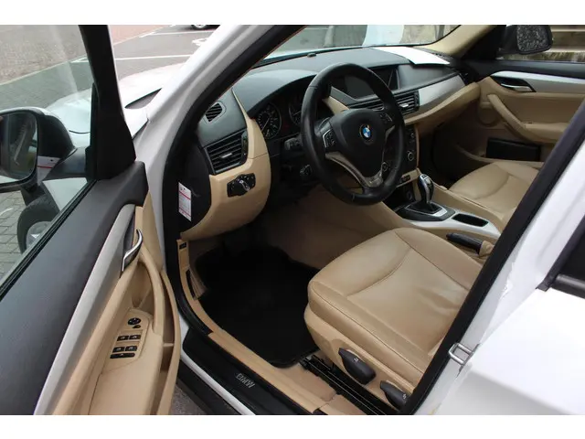 BMW X1 XDrive28i 245pk 4x4 High Executive 2013 Benzine 36