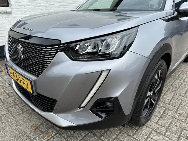 Peugeot 2008 1.2 Turbo 100 PK Allure Pack 2021 Benzine 43