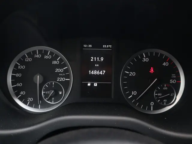 Mercedes-Benz Vito 116 CDI Lang 2019 Diesel 12