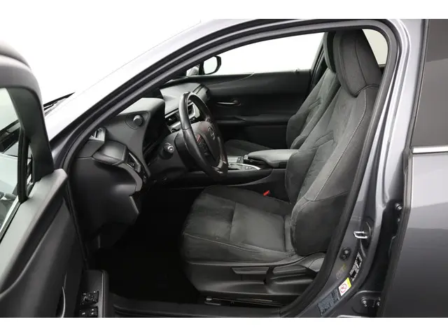Lexus UX 250h Business Line 2019 Hybride Benzine 17