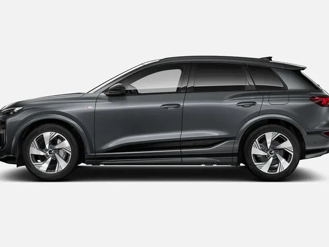Audi Q6 e-tron S edition 83 kWh 252 PK 2026 Elektrisch 8