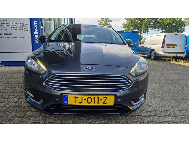 Ford Focus Wagon 1.0 First Edition 2015 Benzine 6