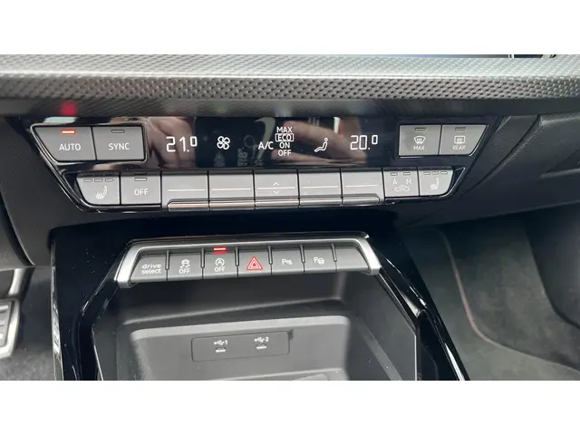 Audi RS3 Limousine 2.5 TFSI 400pk Quattro 2023 Benzine 18