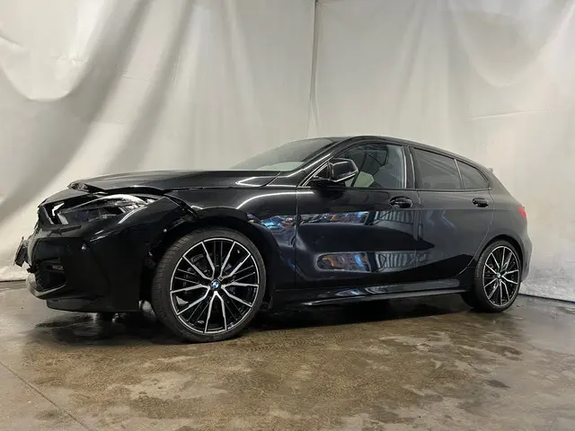 BMW 1 Serie 118i High Executive - Schade 2019 Benzine 2
