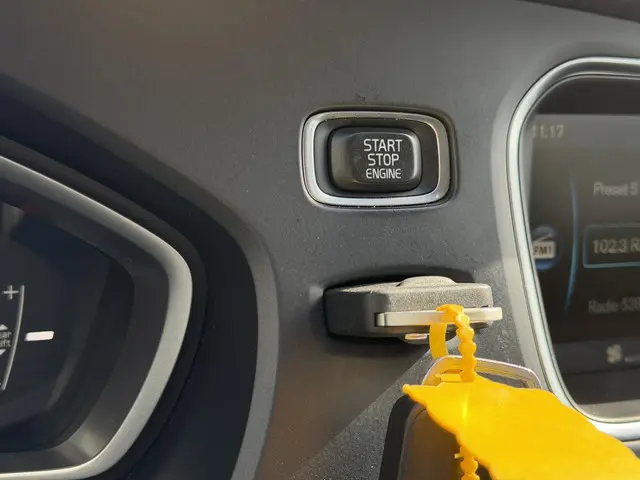 Volvo V40 1.6 T3 Kinetic 2013 Benzine 29