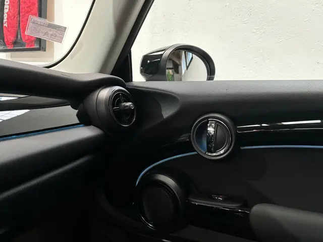 MINI Electric Mini Essential 33 kWh 2023 Elektrisch 24