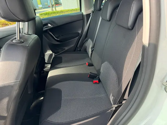 Citroën C3 1.2 PureTech Collection 2015 Benzine 10