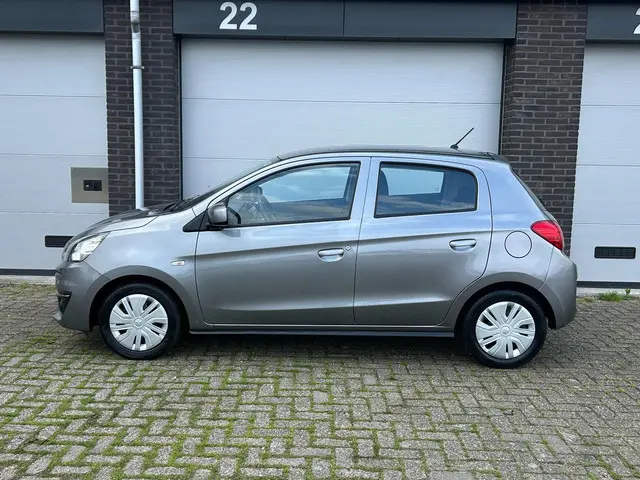 Mitsubishi Space Star 2