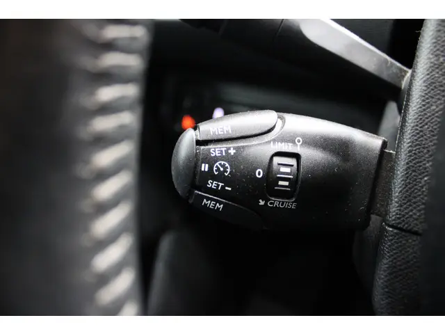 Peugeot 308 1.2 VTi Blue Lease 2013 Benzine 18