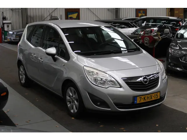 Opel Meriva 1.4 Berlin 2013 Benzine 2