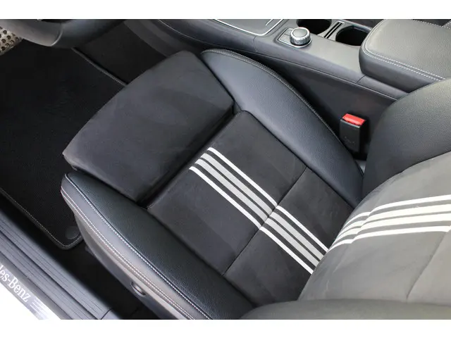 Mercedes-Benz CLA 180 AMG 2018 Benzine 14