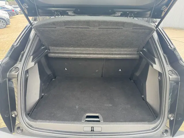 Peugeot e-2008 EV GT 50 kWh 2020 Elektrisch 13