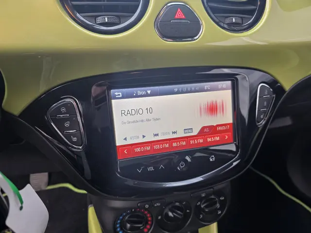 Opel ADAM 1.4 Glam,leuke auto! 2014 Benzine 19