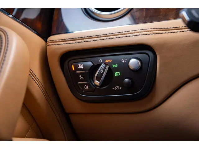 Bentley Bentayga 6.0 W12 black on black 2016 Benzine 27