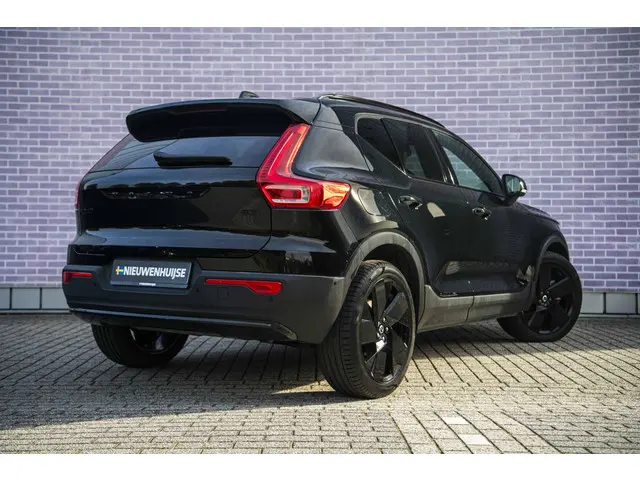 Volvo XC40 2.0 B3 Plus Black Edition 2025 Benzine 2