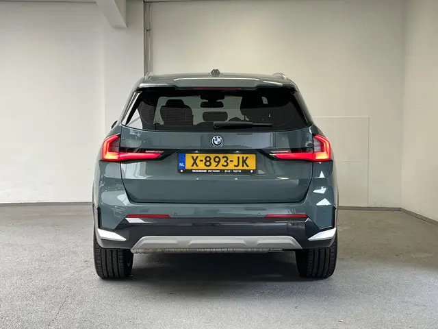 BMW X1 xDrive30e X-Line 2023 Hybride Benzine 11